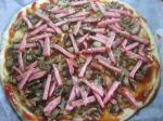 Рецепт пицца с колбасой и оливками