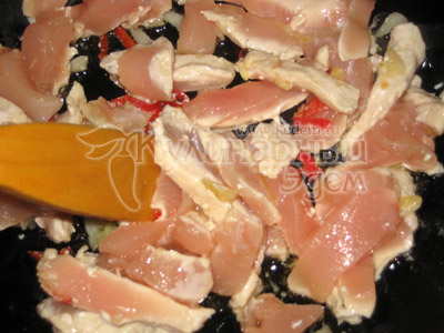 Рецепт домашняя лапша с куриной грудкой, цветной капустой и пармезаном