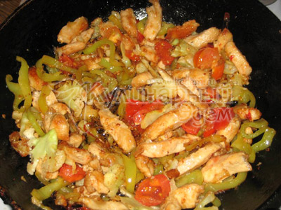 Рецепт домашняя лапша с куриной грудкой, цветной капустой и пармезаном