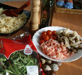 Рецепт салат Бантики с морепродуктами