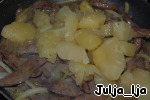 Рецепт печень с ананасами и луком, тушеная в ананасовом сиропе