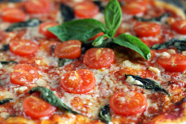 Рецепт пицца с помидорами черри и базиликом