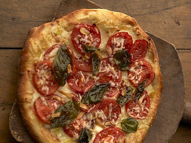 Рецепт пицца со свежими помидорами и базиликом