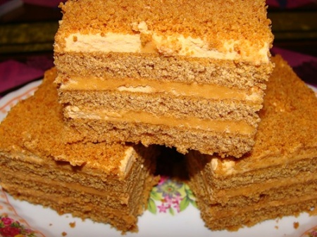 Торт медовик. Рецепт. Как приготовить вкуснейший торт медовик с кремом.