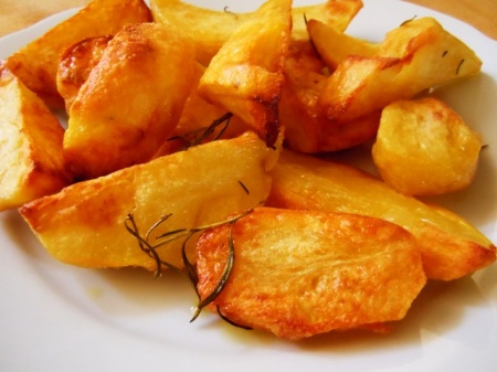 Запеченный картофель в духовке. Как правильно запечь картофель в духовке.