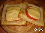 Рецепт слойки с сыром и помидорами