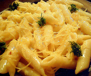 Рецепт макароны в сметано-сырном соусе