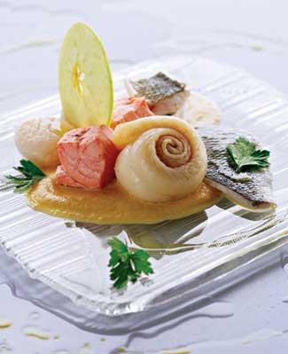 Рецепт плато из рыбы и морепродуктов с соусом из яблок