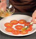 Рецепт козий сыр в виноградных листьях с томатами и оливками