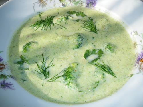 Рецепт молочный крем-суп из брокколи и голубого сыра