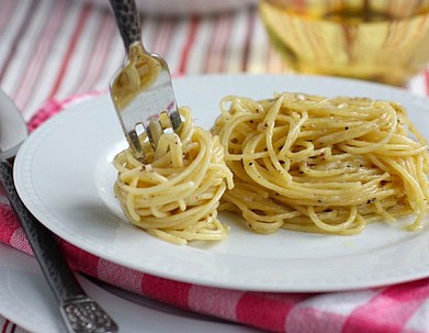 Рецепт спагетти с сыром и перцем