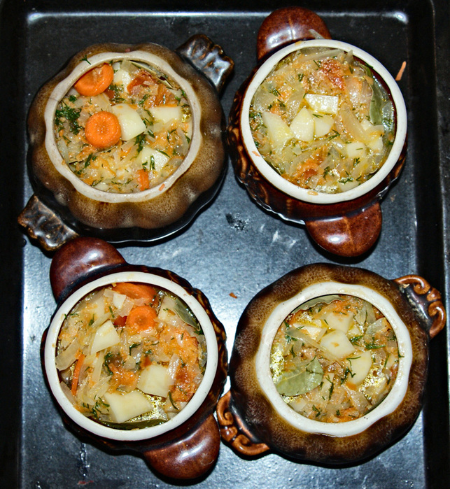 Картофель с мясом в горшочке в духовке рецепт с фото пошагово
