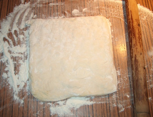 Слоеное тесто на маргарине пирог