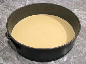Рецепт тесто: 3 яйца 150 г сахара 150 г муки крем: 250 г сливок 33-35% 250 г сыра мас