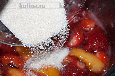 Рецепт варенье из клубники с персиками